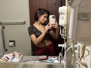 LoraliLynn
